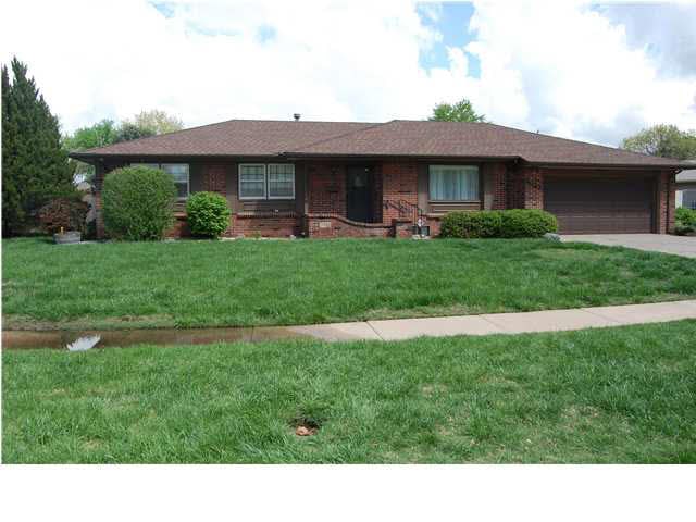 FRONT VIEW OF THE HOME. RANCH WITH MORE 50% BRICK.
