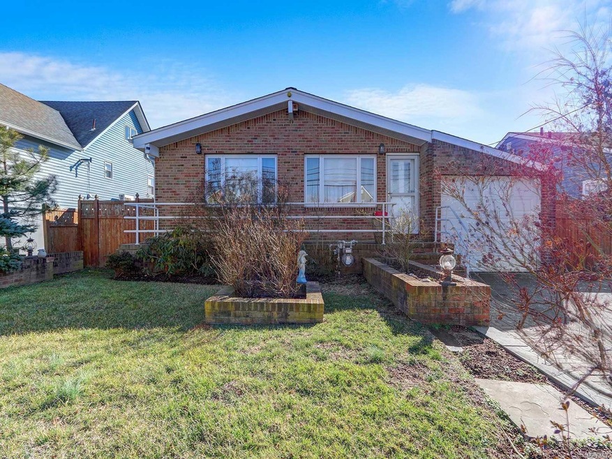 87 Ray St, Freeport, NY 11520 - photo 1