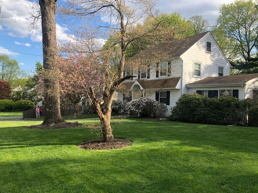 16 Shaw Rd, Wellesley Hills, MA 02481 - photo 1