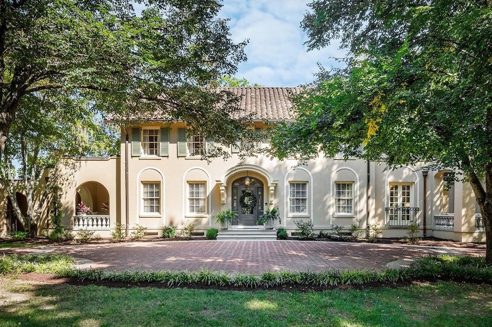 For Sale $2,799,900 • Co-Listing Agent