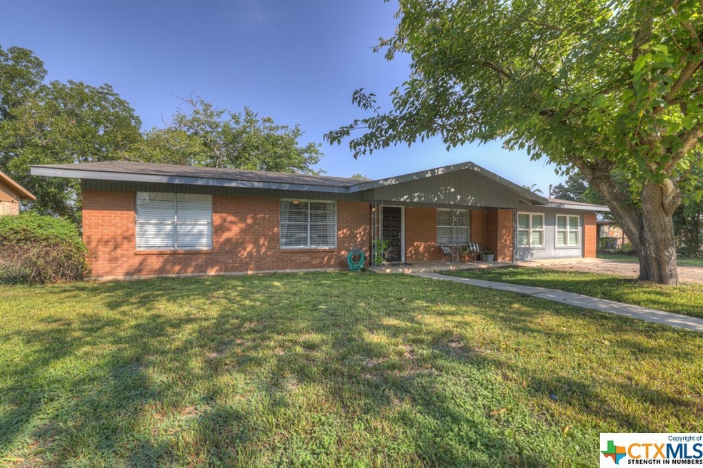 1235 Rivercrest Dr, New Braunfels, TX 78130 - photo 1