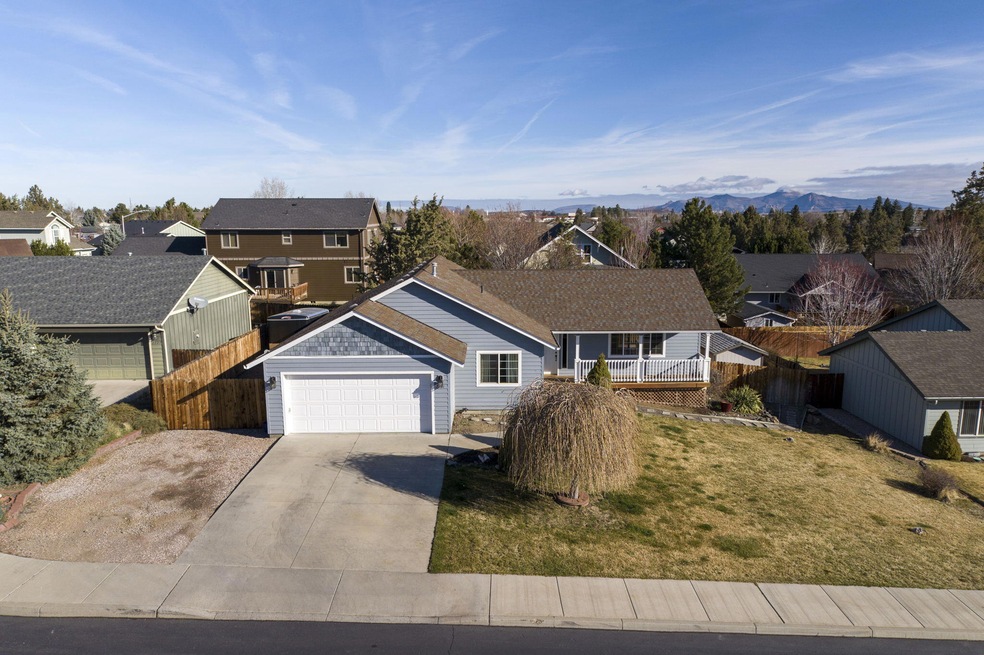 1-web-or-mls-2211 SW Newberry Ct-1