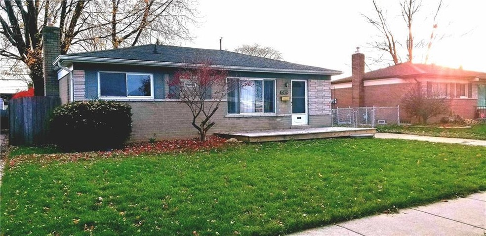 15670 Loreto St, Roseville, MI 48066 - photo 1