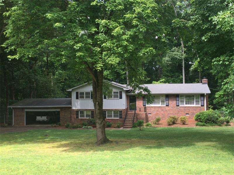 5725 Hillcrest Dr, Acworth, GA 30102 - photo 1