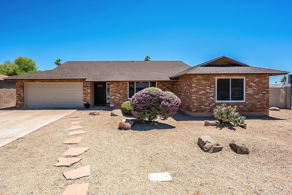 1261 W Madero Ave, Mesa, AZ 85202 - photo 1