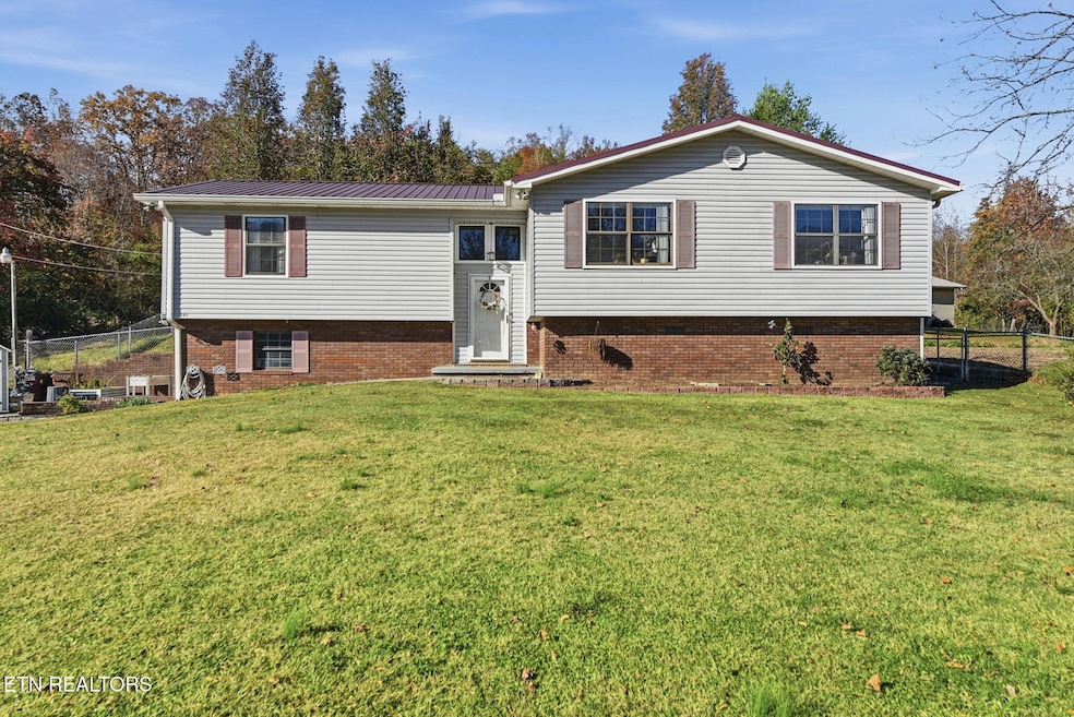 148 Batley Loop Rd, Clinton, TN 37716 - photo 1