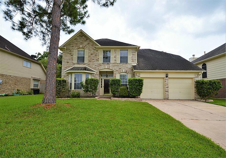 1706 Valero St, Friendswood, TX 77546 - photo 1