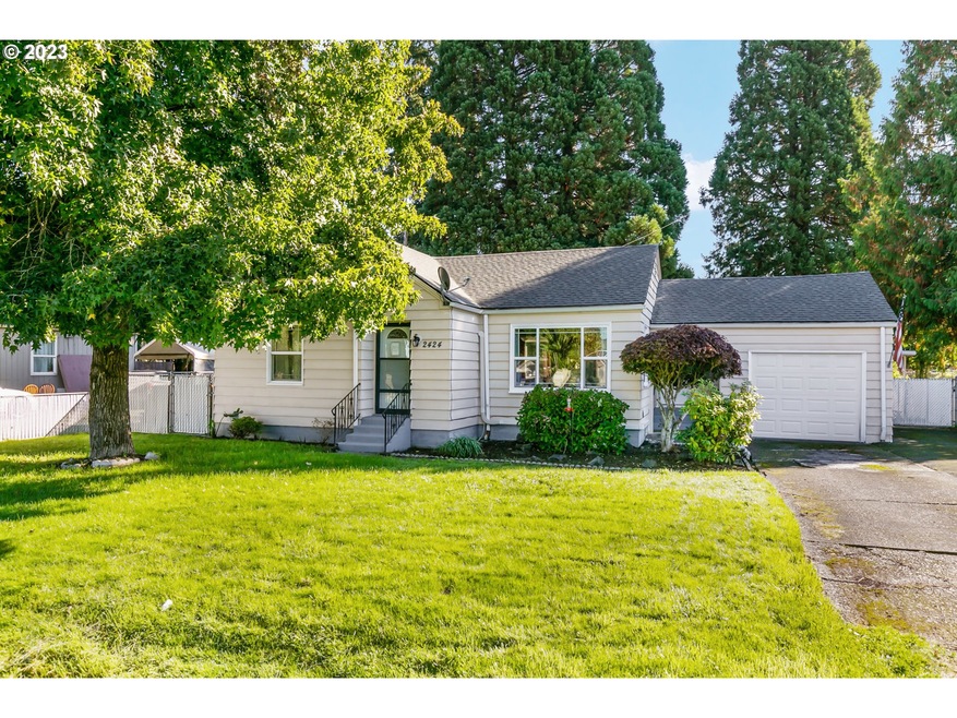 2424 34th Ave, Longview, WA 98632 - photo 1