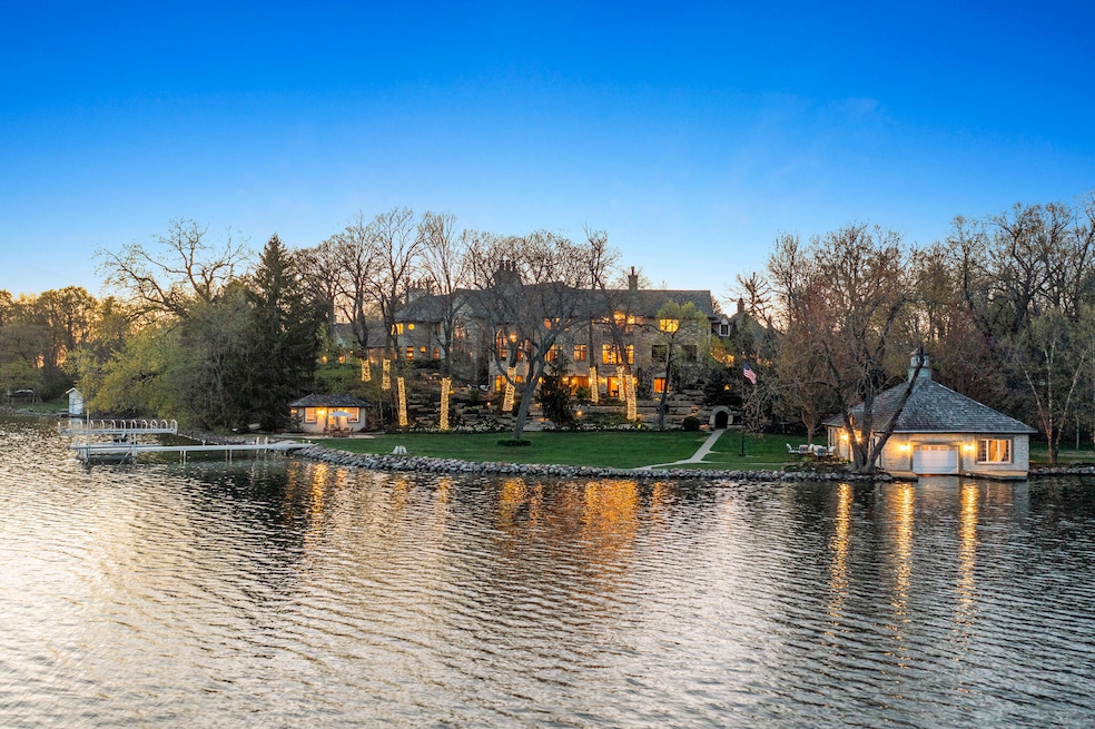 Magnificent Oconomowoc Lake Estate