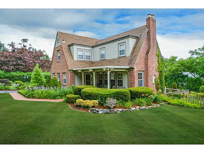 1170 Warwick Neck Ave, Warwick, RI 02889 - photo 1