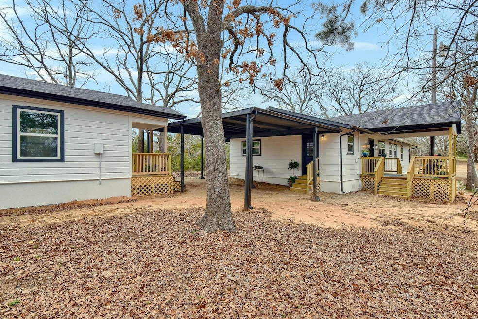 1073 Desvoignes Rd, Denison, TX 75021 - photo 1