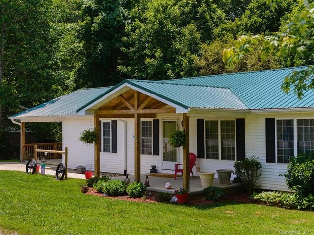 10 Sugarloaf Ln, Hendersonville, NC 28792 - photo 1