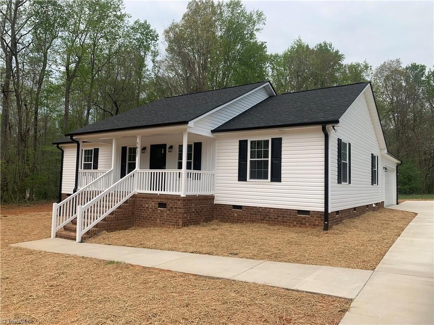 5037 Reed Creek Ct, Ramseur, NC 27316 - photo 1