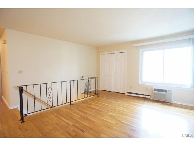 24 Ferris Ave unit 10, Norwalk, CT 06854 - photo 1