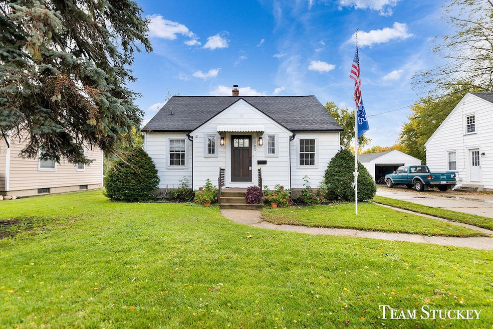 For Sale $275,000 • Co-Listing Agent