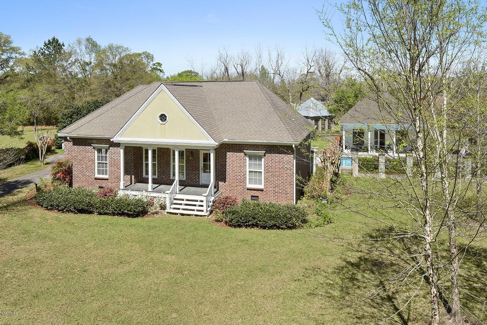 111 Williamsburg Rd, Picayune, MS 39466 - photo 1