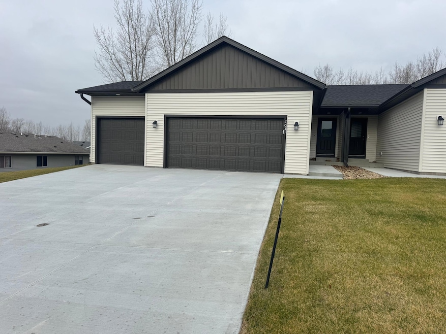 2031 E 20th St, Zumbrota, MN 55992 - photo 1