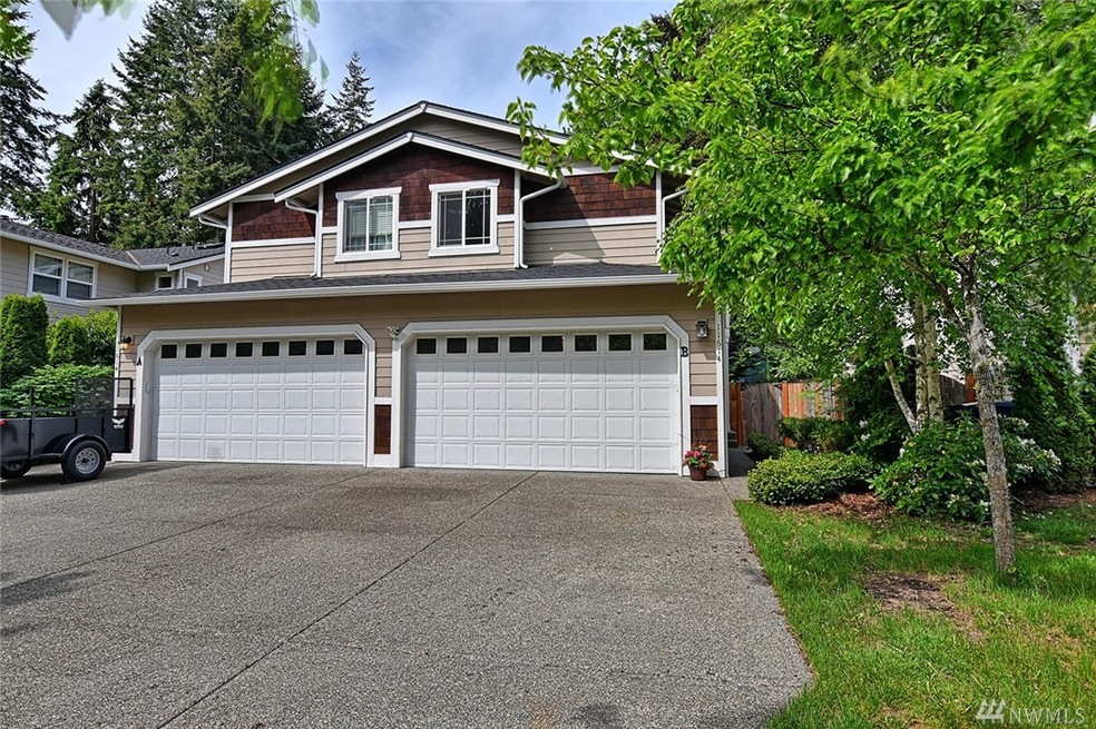 11614 Silver Way unit 2, Everett, WA 98208 - photo 1