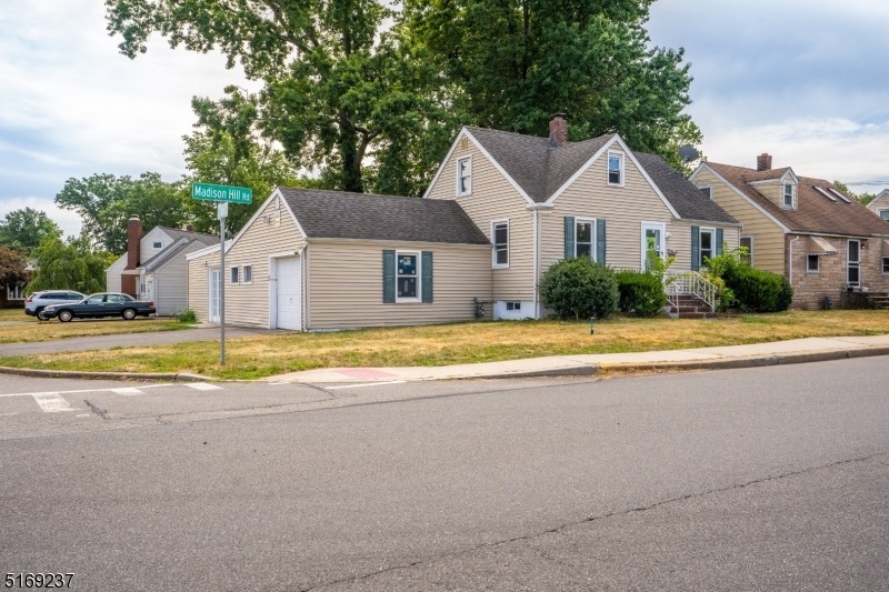 1053 Madison Hill Rd, Rahway, NJ 07065 - photo 1