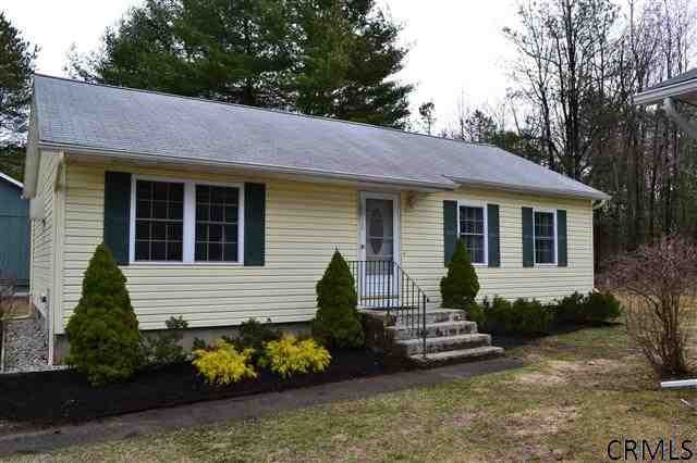 38 Pheasant Ct, Saratoga Springs, NY 12866 - photo 1