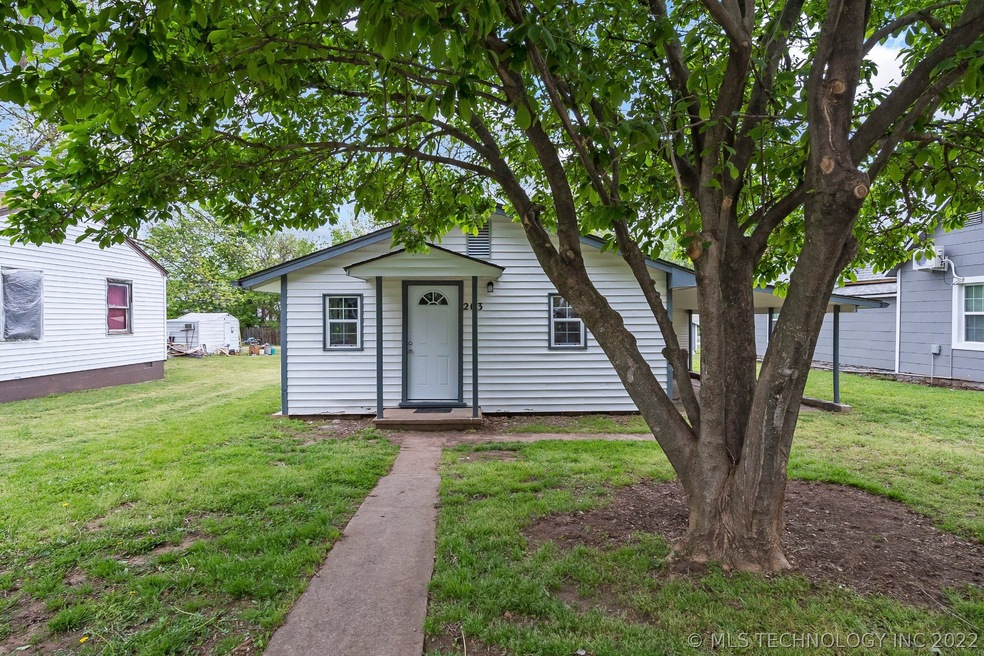 203 N Dunlap St, Cleveland, OK 74020 - photo 1
