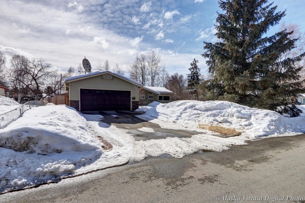 4014 Hood Ct, Anchorage, AK 99517 - photo 1