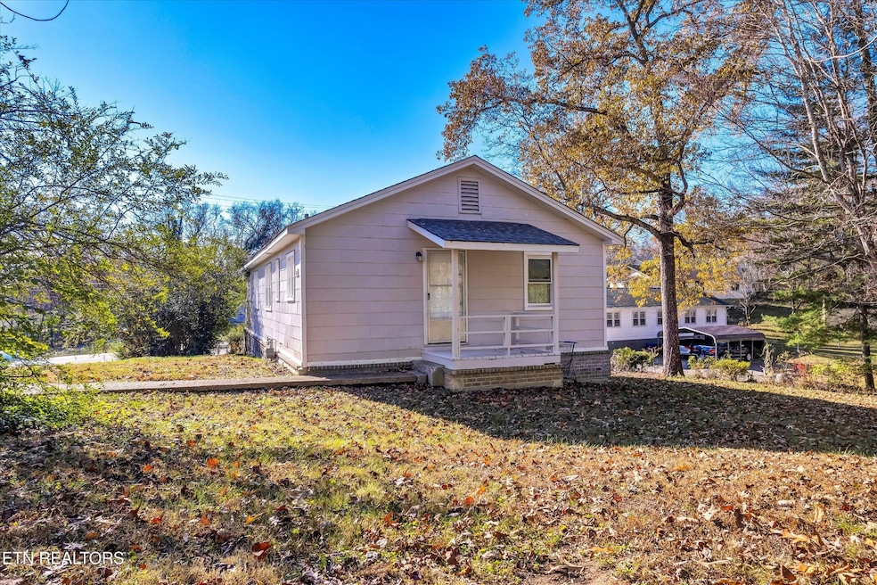 558560 W Outer Dr, Oak Ridge, TN 37830 - photo 1