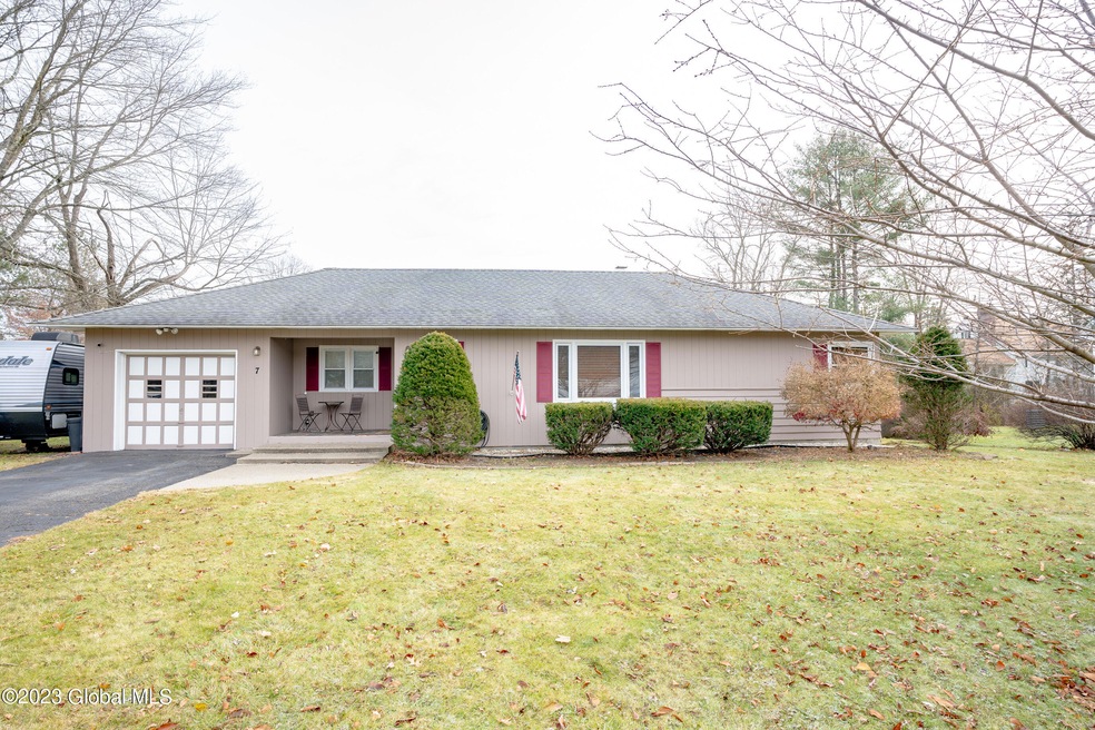 7 Fernwood Dr, Albany, NY 12211 - photo 1