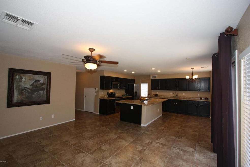 Family room/Kitchen