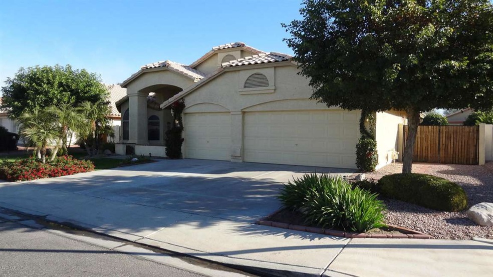 GREAT CURB APPEAL