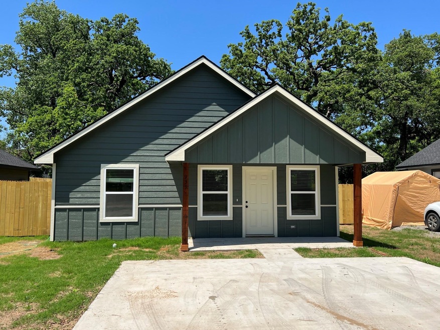 933 Rice St, Denison, TX 75020 - photo 1