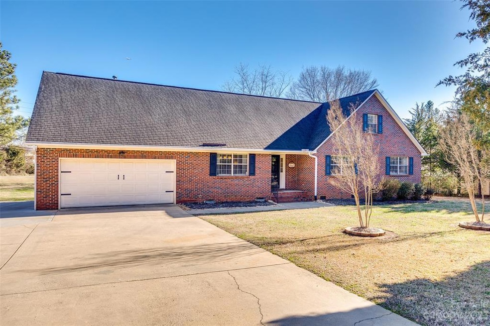 339 Gold Hill Rd, Fort Mill, SC 29715 - photo 1