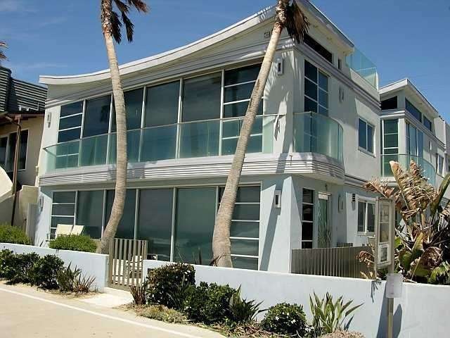 This studio is part of a project with 2 oceanfront