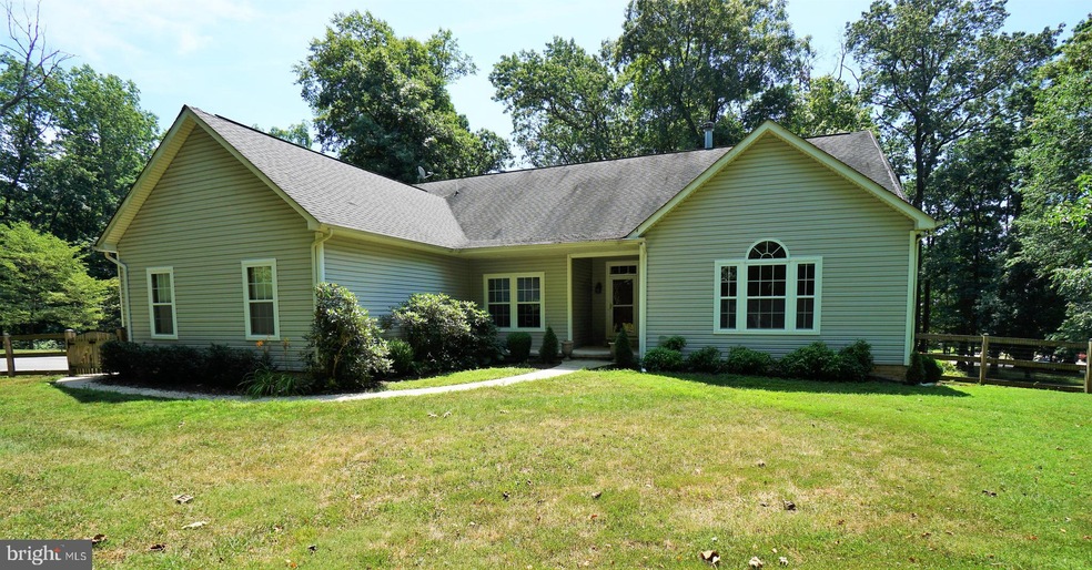 6016 Emerald Ln, Eldersburg, MD 21784 - photo 1