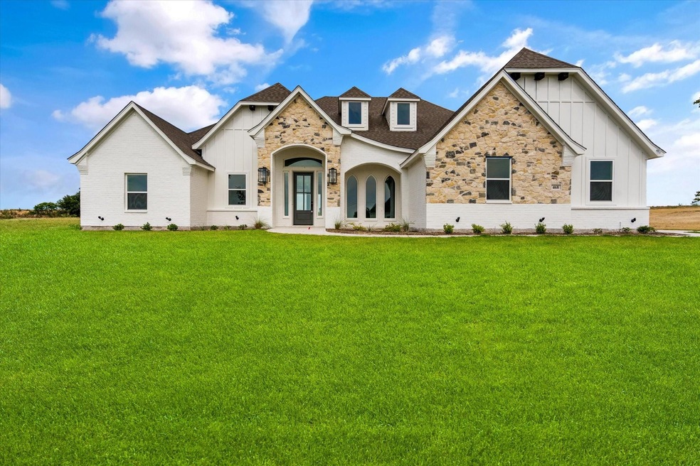 468 Red Bird Dr, Springtown, TX 76082 - photo 1