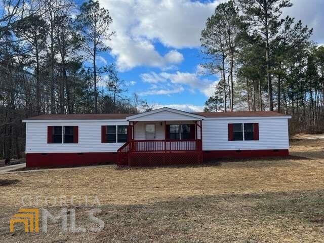 320 Stonegate Dr, Winder, GA 30680 - photo 1