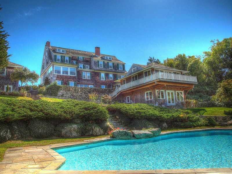 Swimming Pool/Hot Tub/Sauna. Swimming Pool/Hot Tub