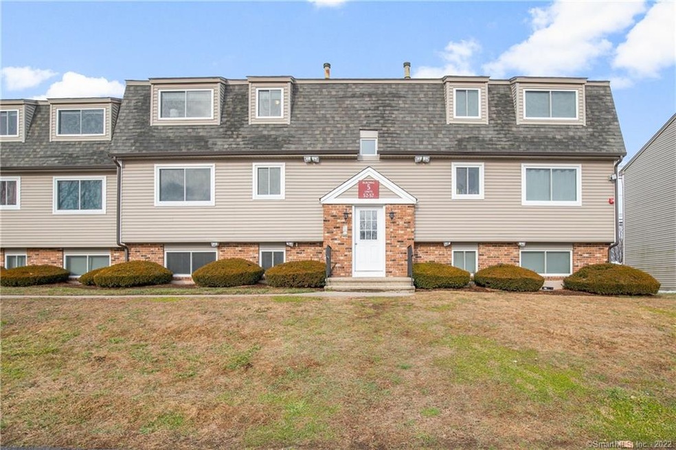 57 Evergreene unit 57, Wallingford, CT 06492 - photo 1