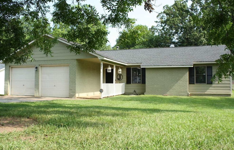 535 Oak Trace Ct, Jonesboro, GA 30238 - photo 1