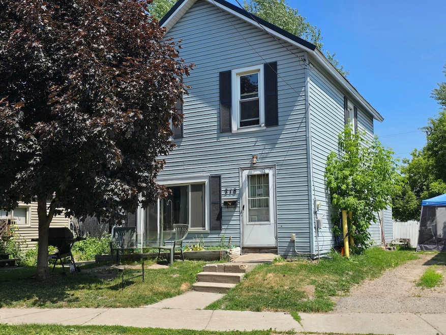 218 Arlington St, Sault Sainte Marie, MI 49783 - photo 1