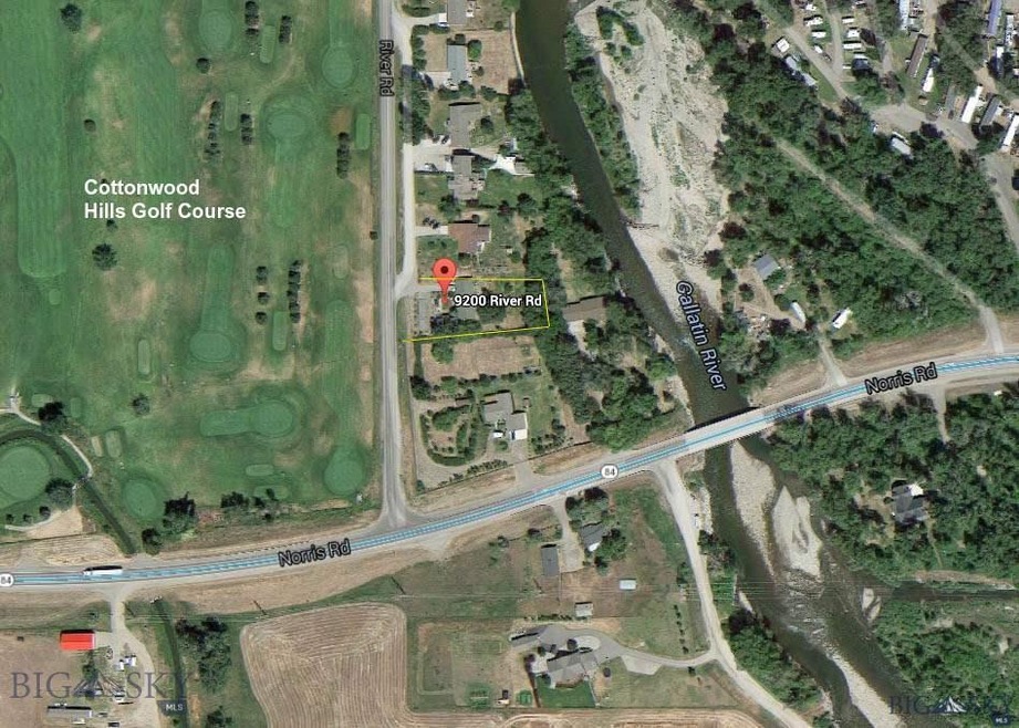 Close to Golf Course and River