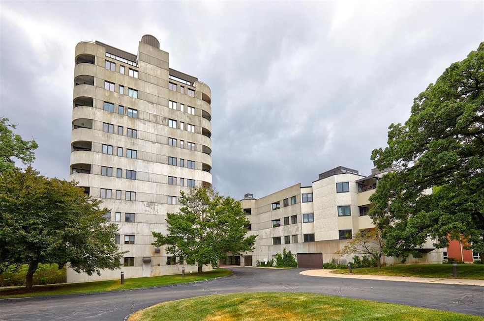 The Barbican unit 2TW, Des Moines, IA 50312 - photo 1