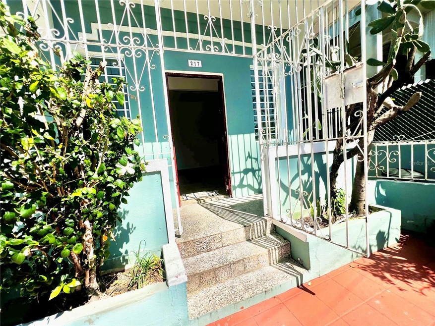 217 Pomarrosa, San Juan, PR 00912 - photo 1