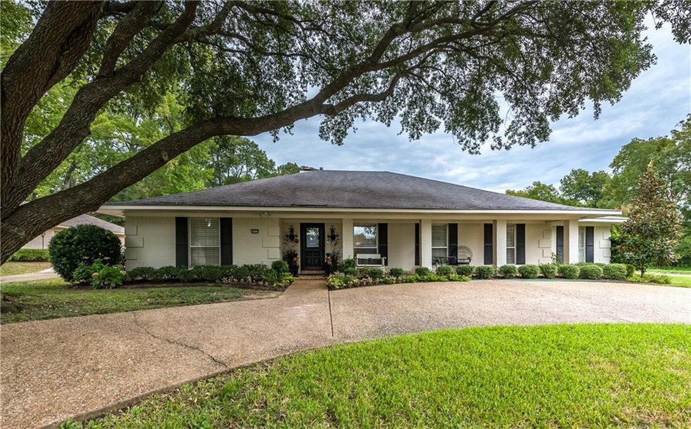 Spring Lake at its best!! Great family home on cor