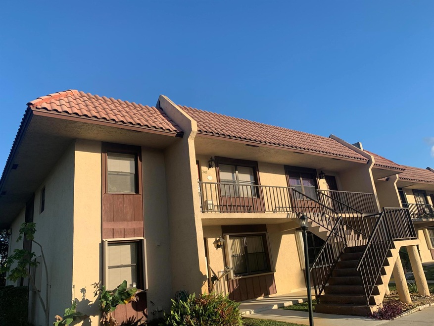 5937 Forest Hill Blvd unit 201, West Palm Beach, FL 33415 - photo 1