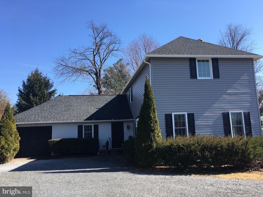 105 Locust St, Middleburg, VA 20117 - photo 1