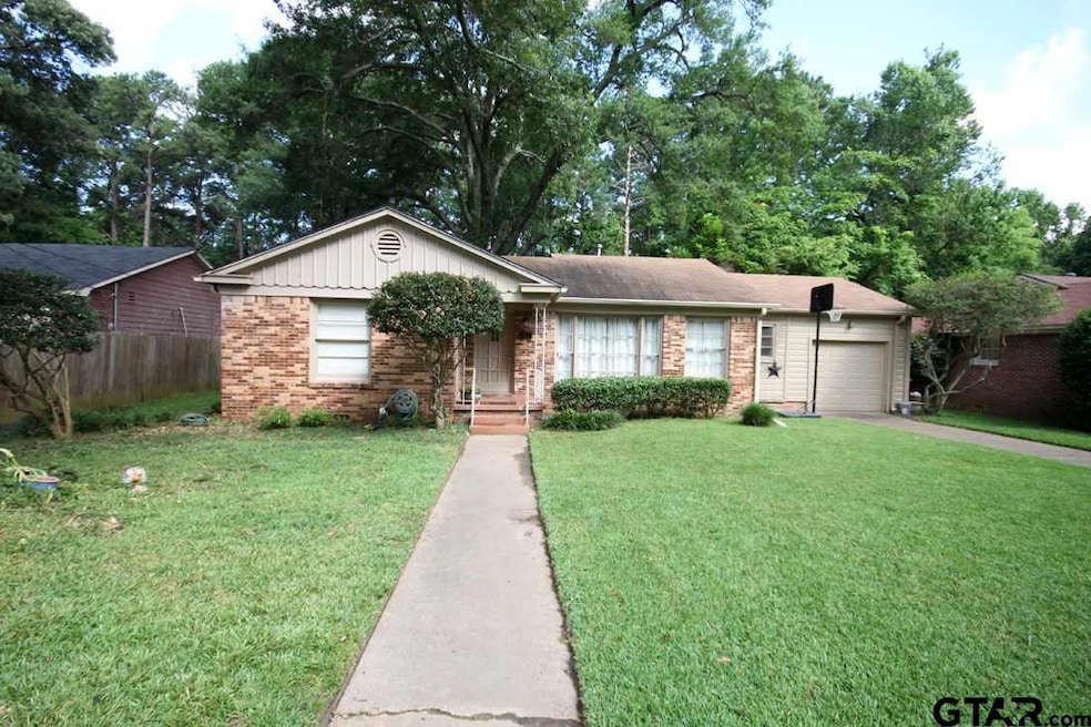 2421 W Azalea Dr, Tyler, TX 75701 - photo 1