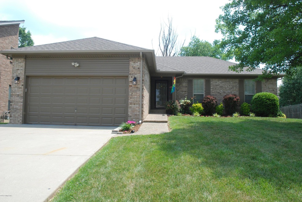 7612 Newton Ct, Louisville, KY 40228 - photo 1