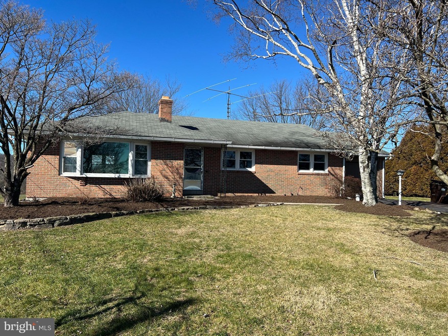 1661 County Line Rd, Bechtelsville, PA 19505 - photo 1