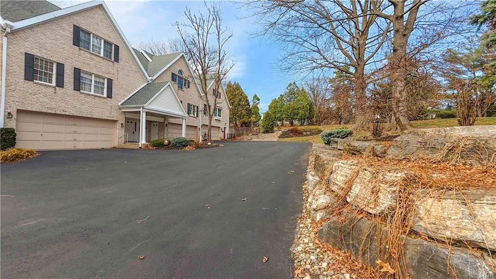 Entry from Calypso Avenue
